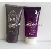Round cosmetic packaging tube with plastic cap